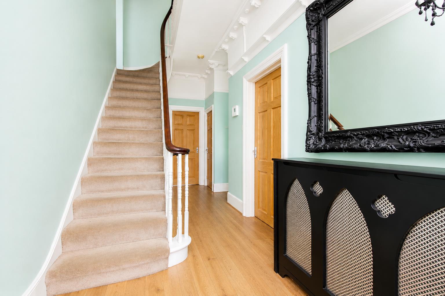 5 bed property in Ross Road, Wallington